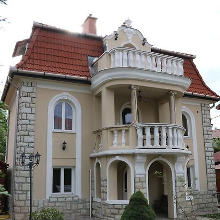 Aradi Vendeghaz Hotel Miskolc Luaran gambar