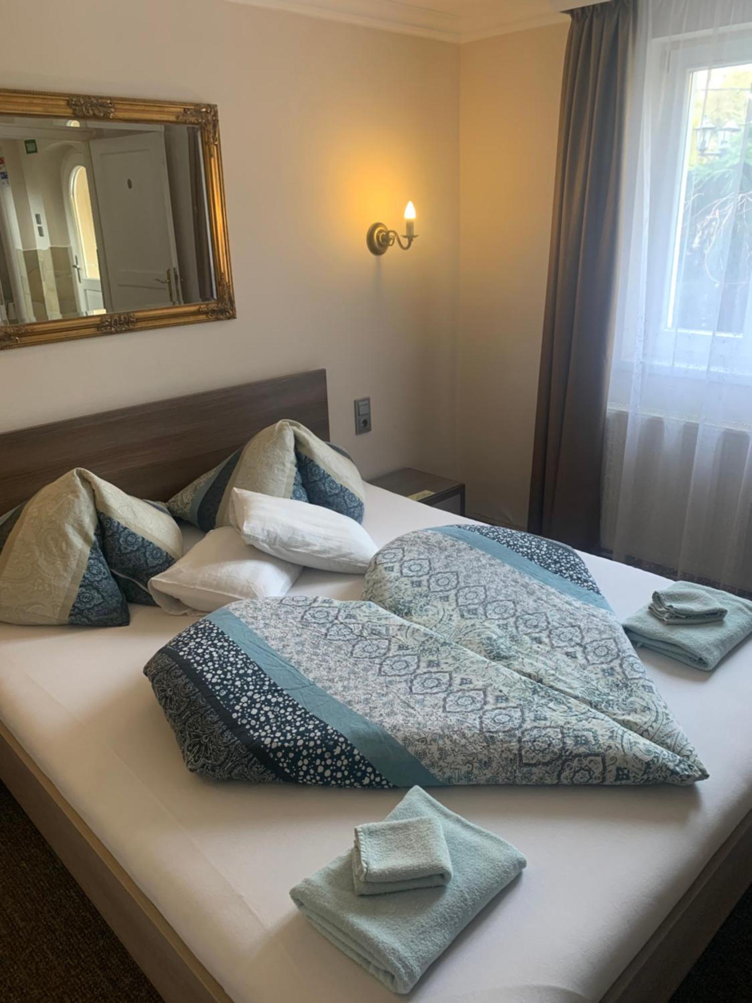 Aradi Vendeghaz Hotel Miskolc Luaran gambar