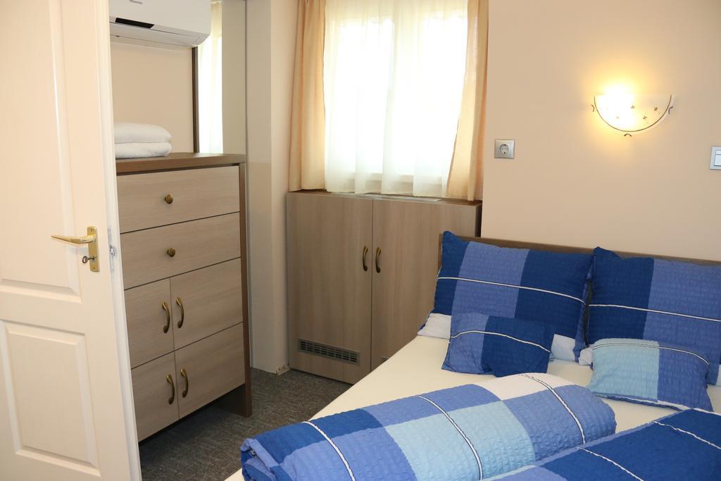 Aradi Vendeghaz Hotel Miskolc Bilik gambar