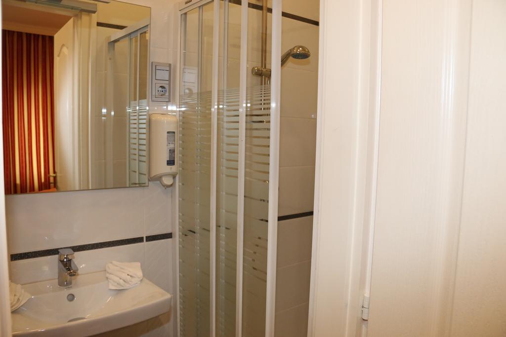 Aradi Vendeghaz Hotel Miskolc Bilik gambar